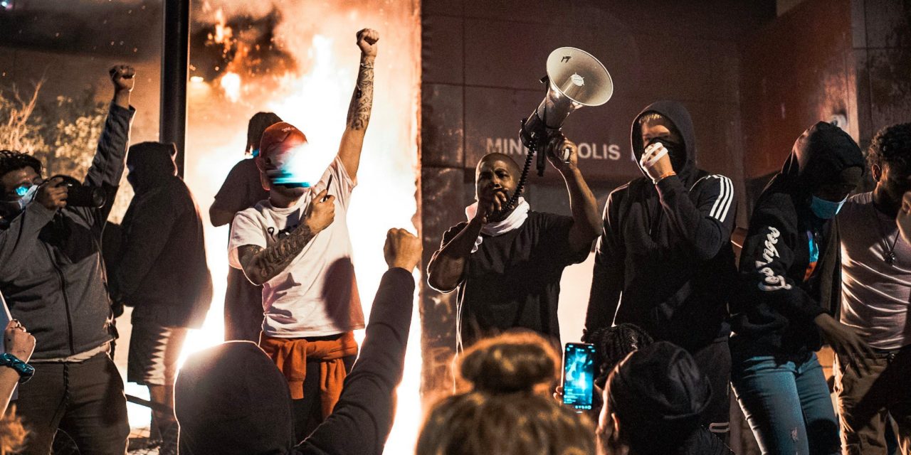 Soulèvement contre le racisme policier à Minneapolis : « Cette fois, le feu »
