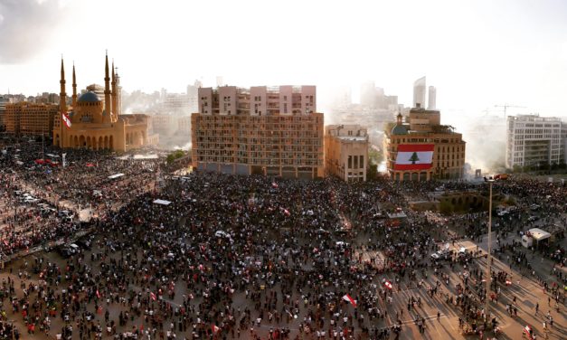 Manifestations de masse à Beyrouth. Les manifestant.e.s occupent des ministères et encerclent le Parlement 