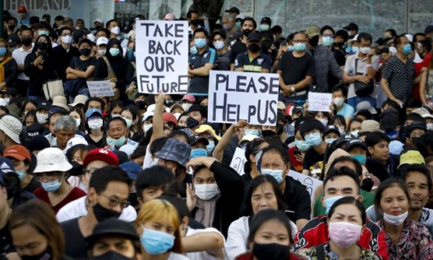 Le mouvement démocratique en Thaïlande met en cause l’ordre établi