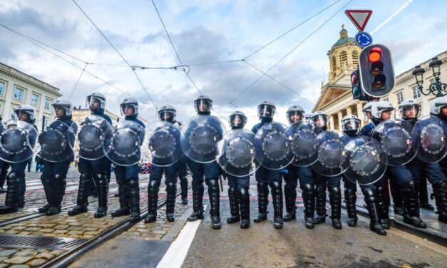 Nouvelle plainte contre la police de Bruxelles et contre Philippe Close