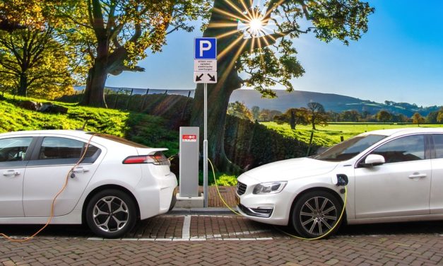 La voiture électrique : greenwashing et vraies suppressions d’emplois
