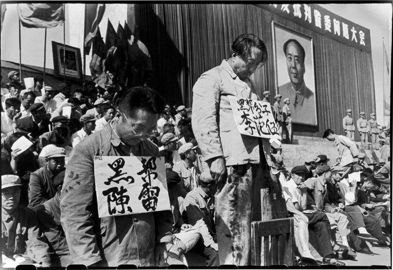 Mao demande l’aide des « masses »