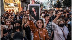 Iran révole voile feministes