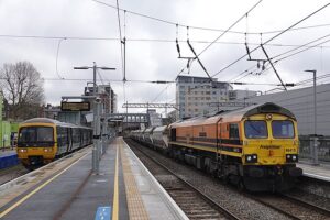 Trains en Grande-Bretagne. Wikimedia Commons