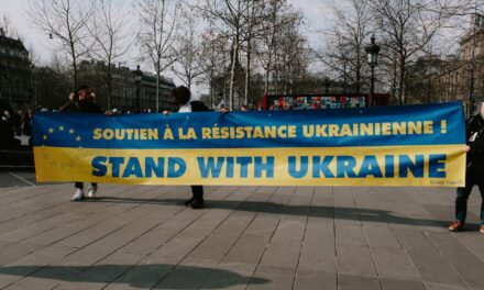 Stop à la guerre menée par la Russie! Manifestation nationale en solidarité avec l’Ukraine