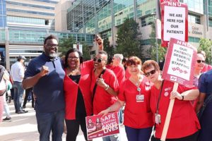 Chicago Nurse Strike of September 2019; grève des infirmières et infirmiers à Chicago, septembre 2019.