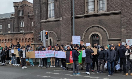 Retour sur la manifestation devant le Petit-Château