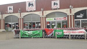 Photo : Piquet de grève au Delhaize de Hornu le samedi 8 avril 2023 (Gauche anticapitaliste / CC BY-NC-SA 4.0)