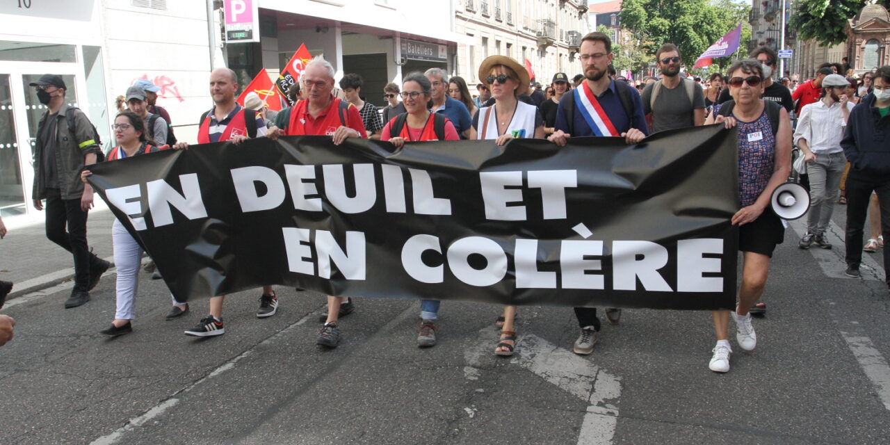 France: Notre pays est en deuil et en colère