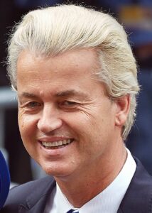 Geers Wilders, 2014 – Oui, on dirait un méchant de James Bond. (source : wikimedia commons)