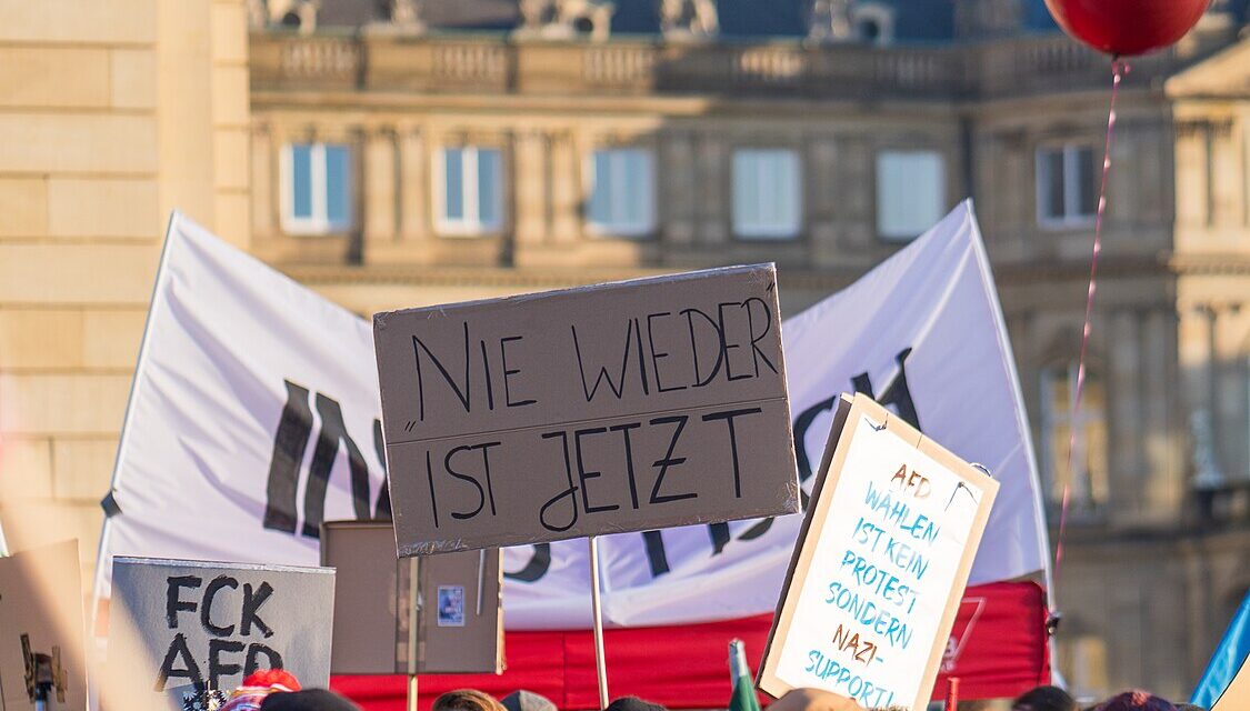 Allemagne : Un débat nécessaire sur l’interdiction de l’AfD et sur le type de mobilisation contre l’extrême droite