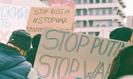 « Arrêter la guerre » doit signifier « en finir avec la dictature de Poutine »