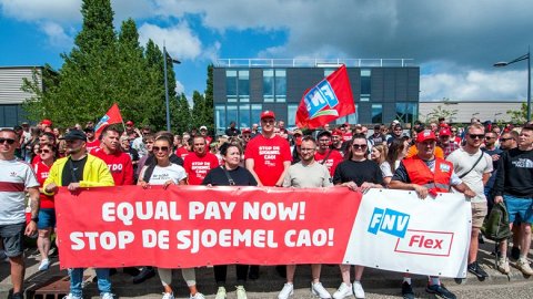 Pays-Bas – Polski Strajk : première grève chez les intérimaires, principalement des travailleurs migrants polonais, dans les centres de distribution d’AH et de Jumbo