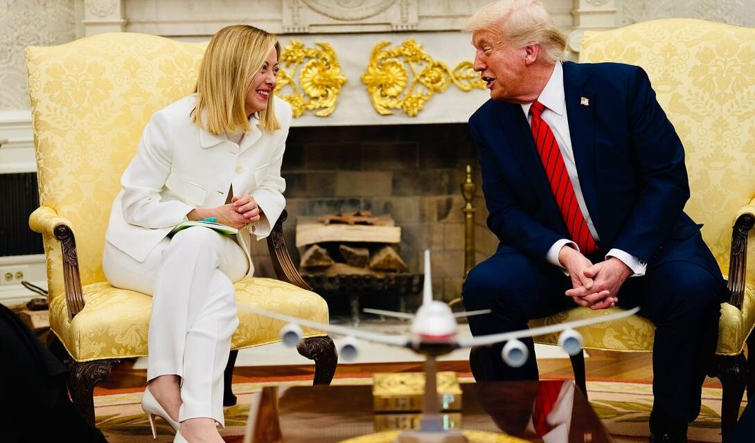 Italie : trois ans de Meloni, un modèle pour l’extrême droite internationale.