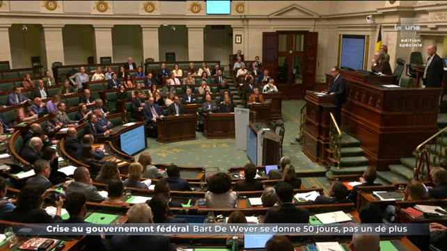 Echec du « fédéralisme d&rsquo;union », crise de régime larvée