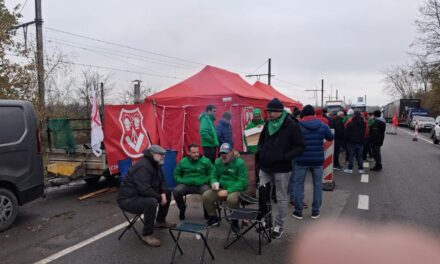 Mobilisation syndicale devant Total Energies à Feluy