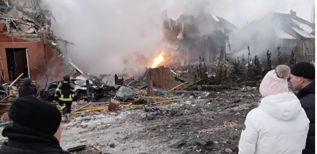 « Comment vit l’Ukraine, qui mène une résistance totale depuis quatre ans? »