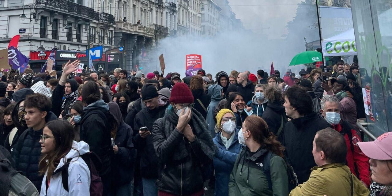 Pour défendre notre avenir, contre l’austérité et la répression : toustes dans la rue aux côtés des jeunes ! 
